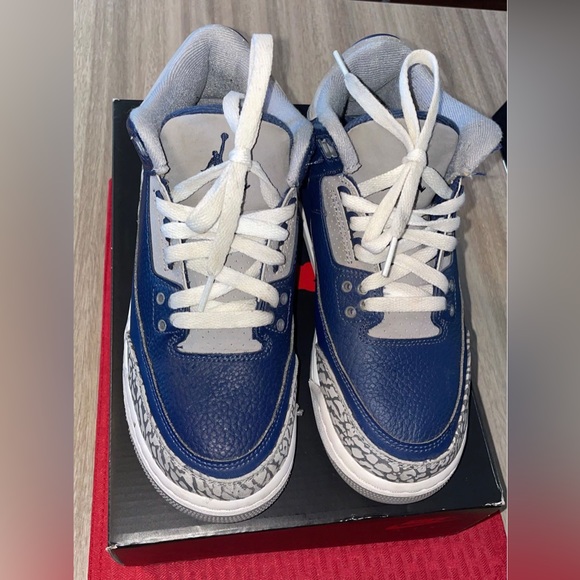 AIR JORDAN 3 RETRO
'GEORGETOWN' - Picture 1 of 4